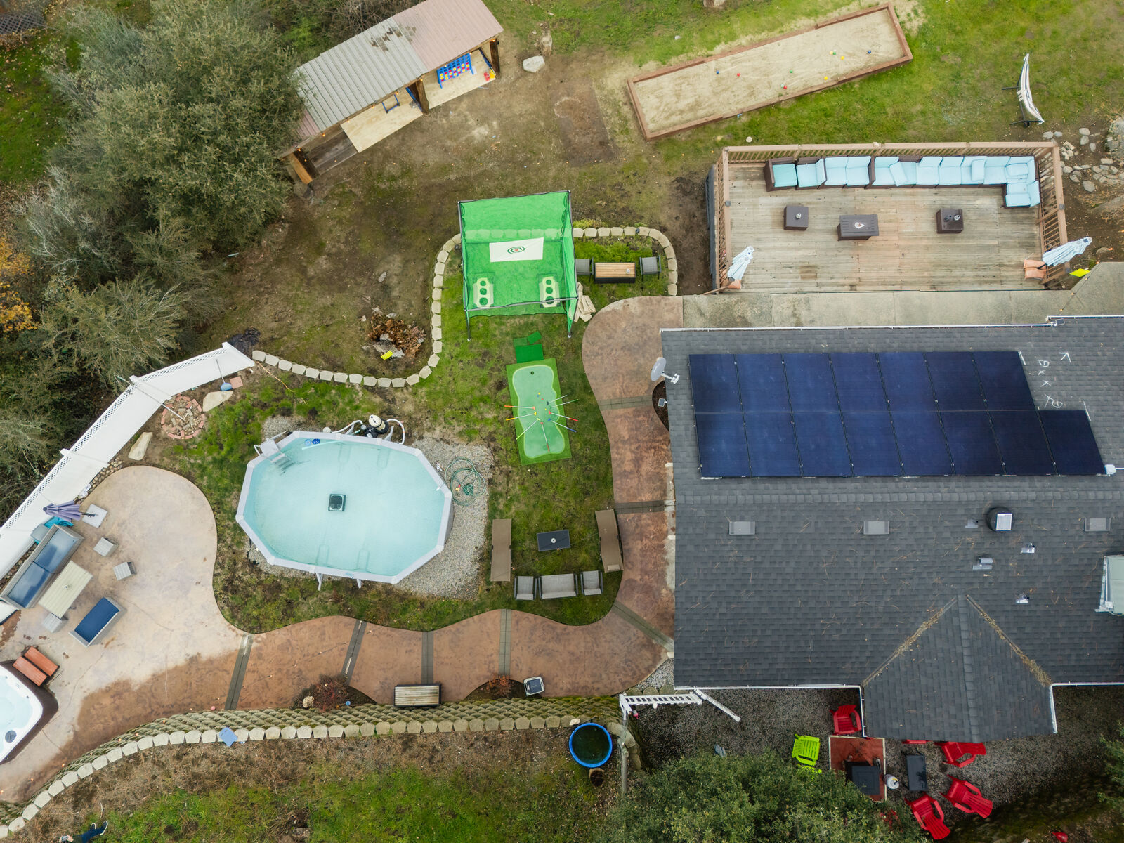 Outdoor entertainment area