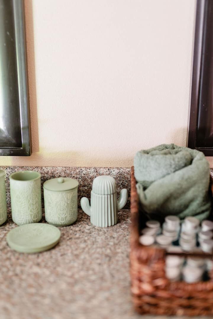 Bathroom amenities